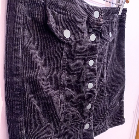 Black Corduroy mini skirt- Button down - 7 - Picture 3 of 7
